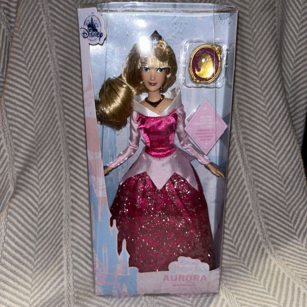 Disney Princess Aurora Classic Doll With Pendant Sleeping Beauty New In Box NIB